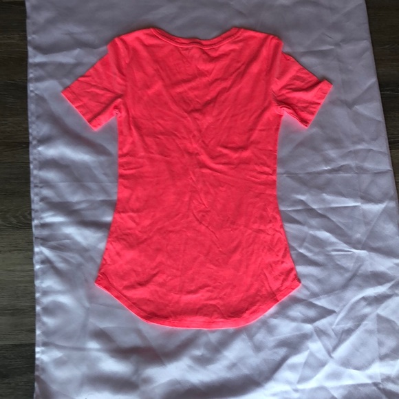 Victoria’s Secret Pink Tee - Picture 2 of 3